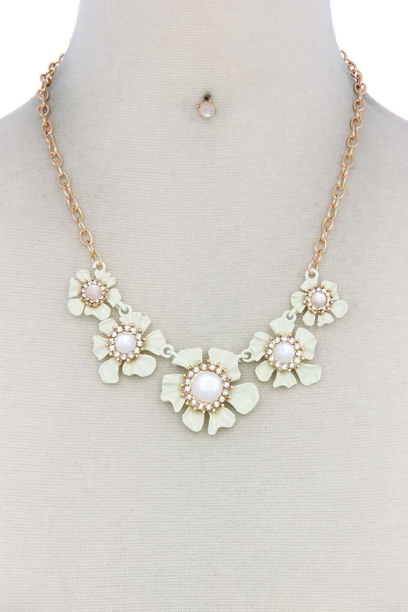 Floral Pearl Bead Necklace - Image 3